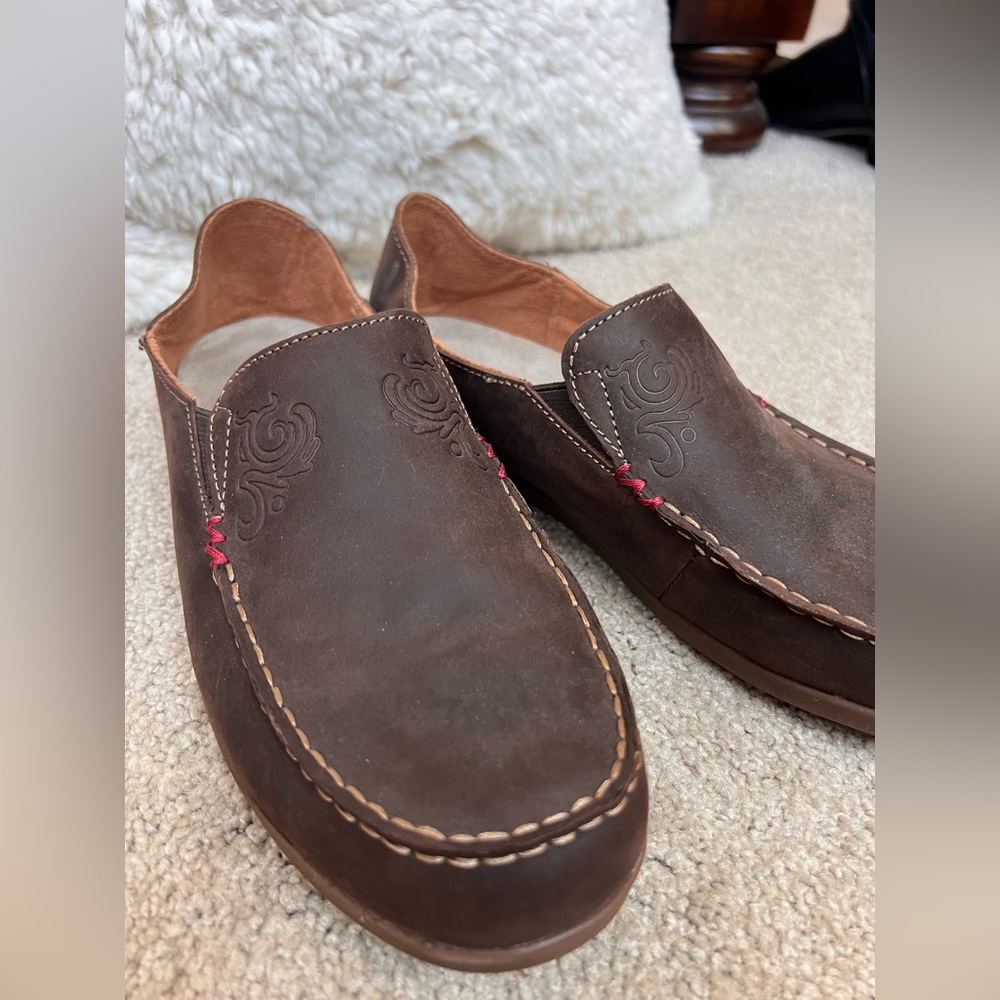 Women’s OluKai Slip-On Loafers, Sz 8. Never worn
